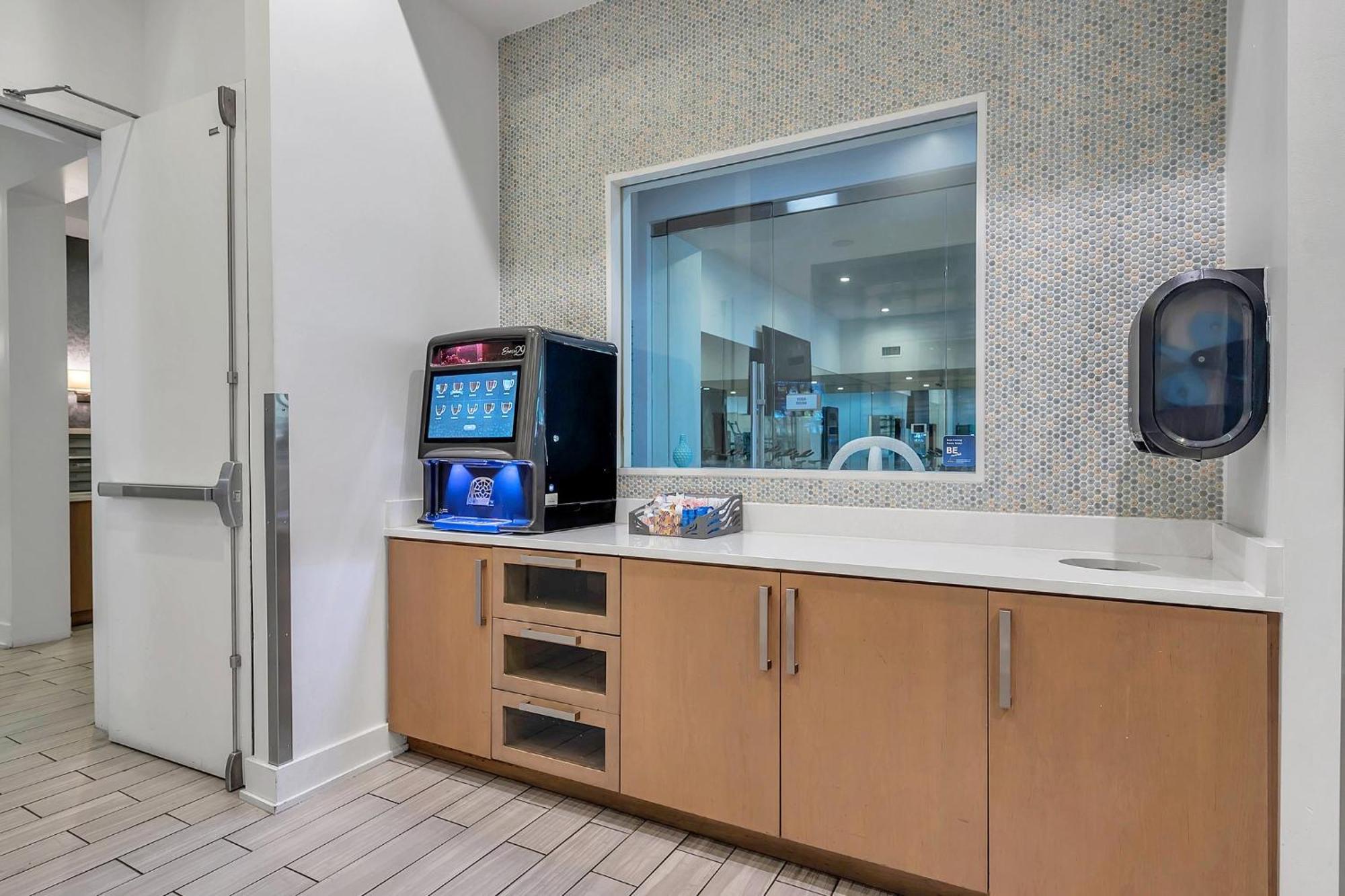 Luxury 1 Bedroom With Den Downtown Tampa Apt - City Views, Rooftop Pool, Workspace Extérieur photo