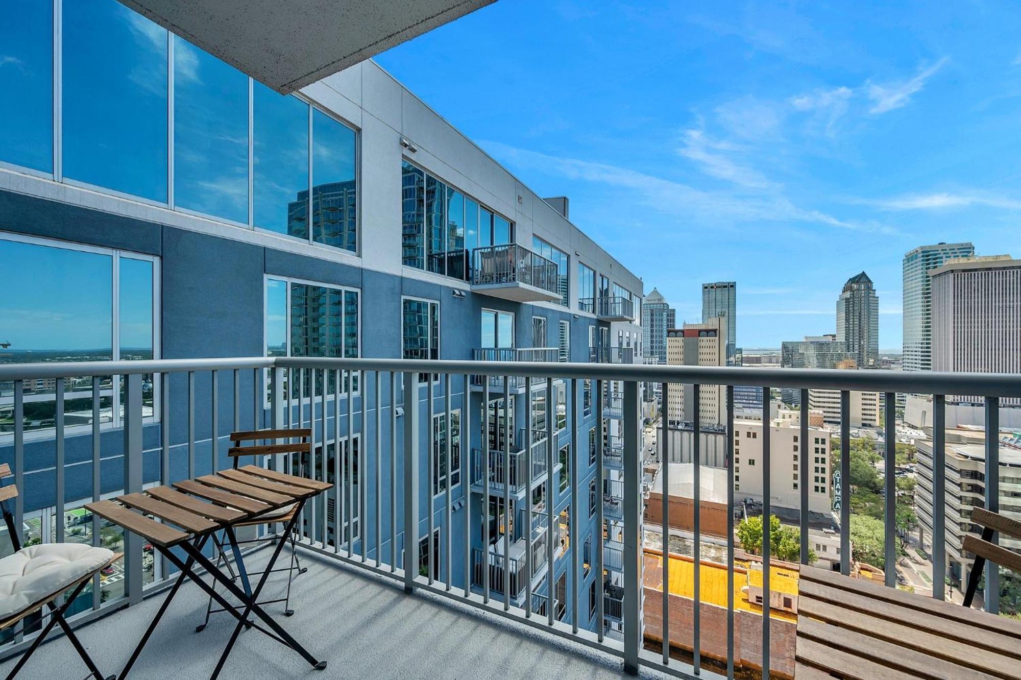 Luxury 1 Bedroom With Den Downtown Tampa Apt - City Views, Rooftop Pool, Workspace Extérieur photo