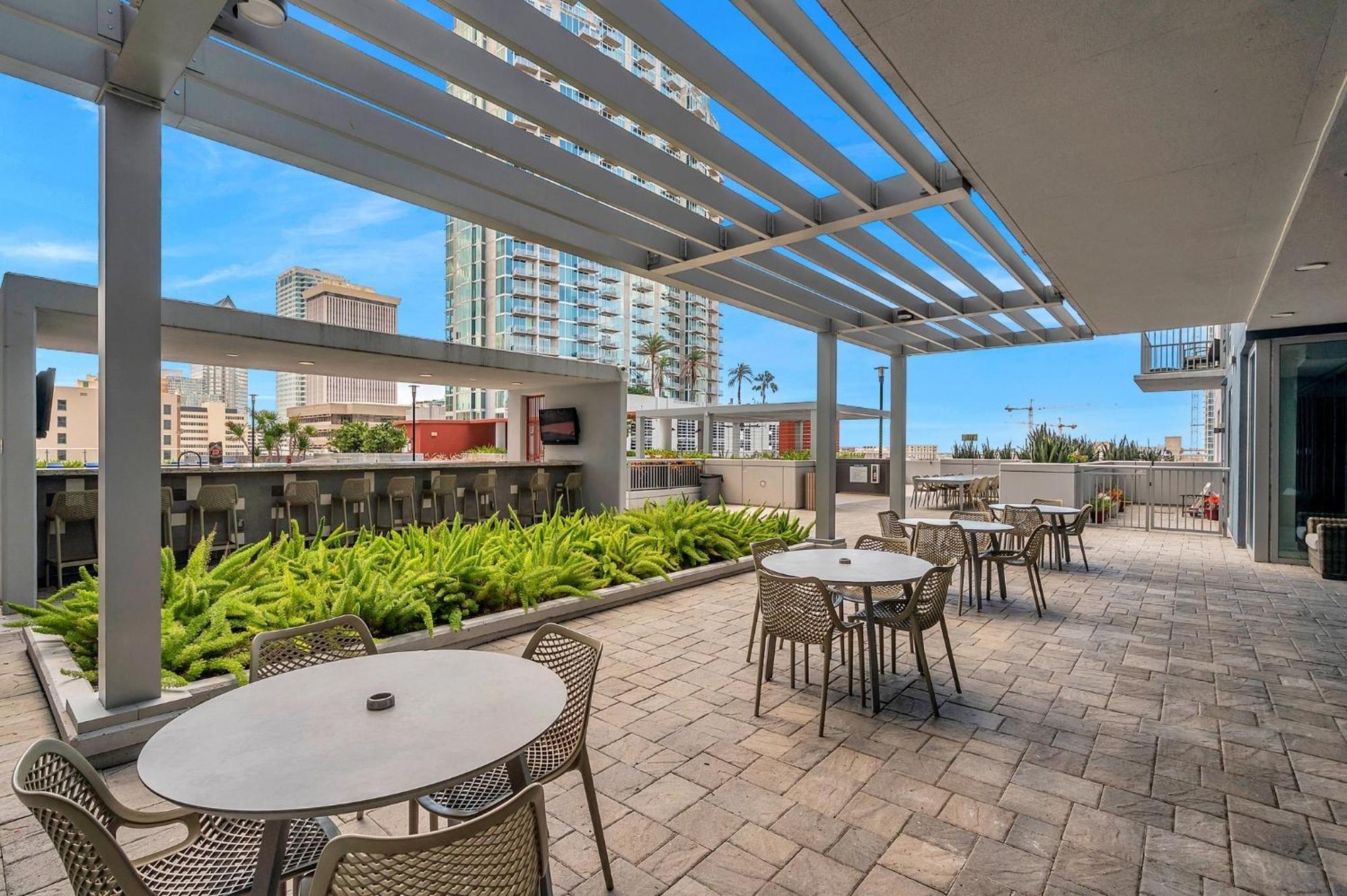 Luxury 1 Bedroom With Den Downtown Tampa Apt - City Views, Rooftop Pool, Workspace Extérieur photo